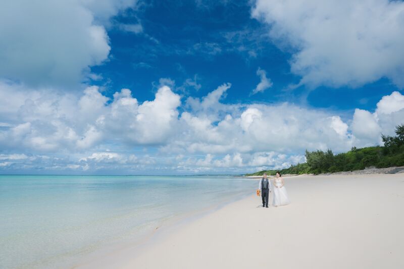 真っ青な空ともくもく雲