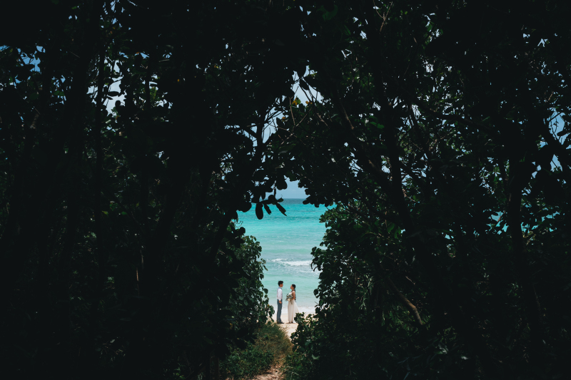 小さな小窓から