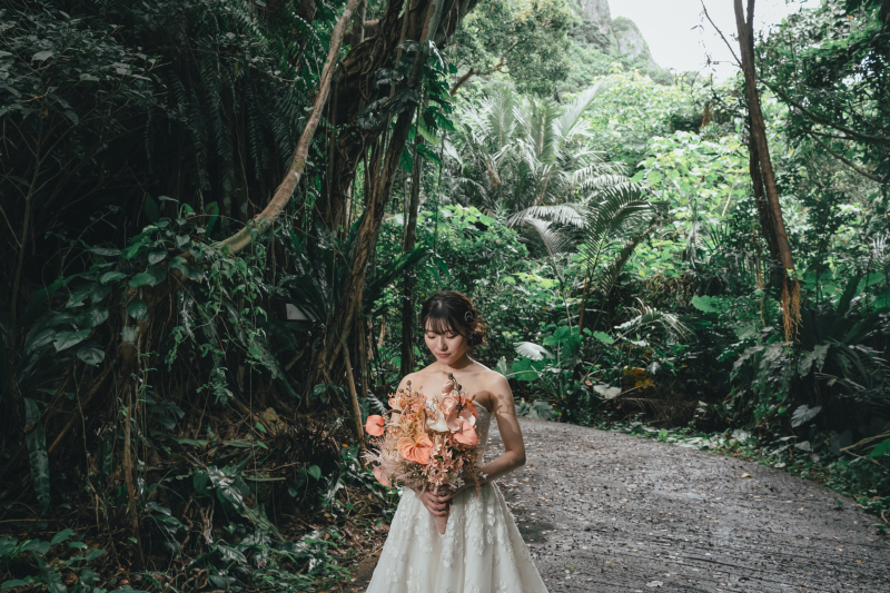 森に包まれて新婦様ソロショット♡