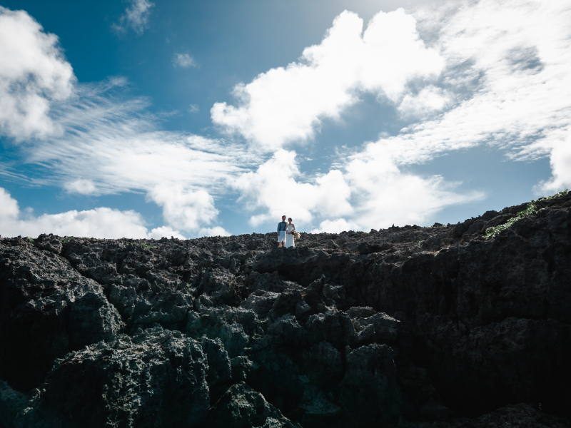 ☆ムービー付☆【青空ビーチ &ダイナミック崖フォト】《2ロケともにドローン撮影付!》ブーケ&衣裳チェンジも可能!