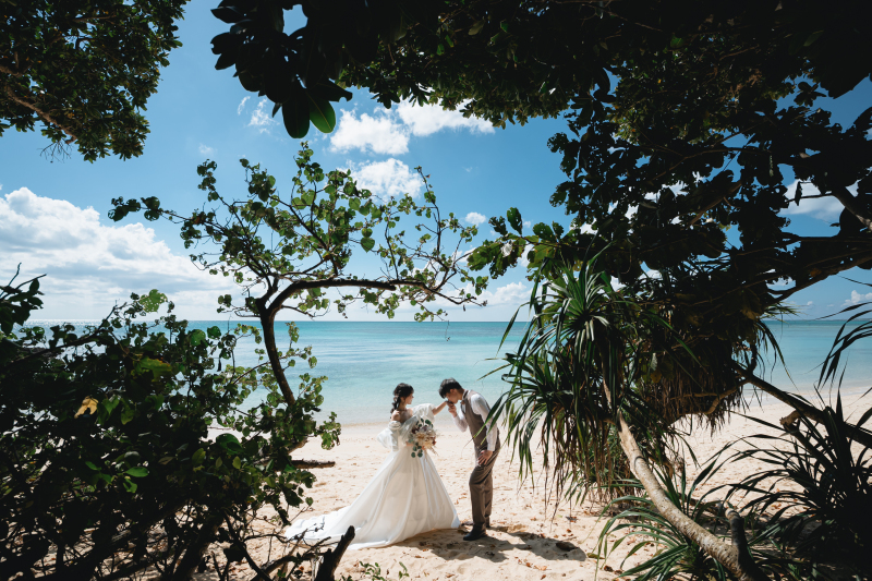 ＜ロケ地指定＞2着目ドレス無料&ドローン付！【3月中申込】ビーチ+1ロケ｜メイク+衣裳込！全データ納品<雨天安心保証>※土日同額