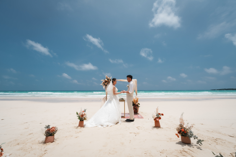 ☆アルバム付☆【感動のビーチウエディングフォト】《ドローン写真&動画付》ドレス・ヘアメイク・ブーケ全てコミ!<贅沢90分撮影>