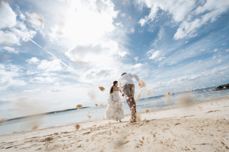 ☆ムービー付☆【青空ビーチフォト】《ドローン撮影付》衣裳+メイク全てコミ!★☆動画ショート&ロング2種類納品★☆