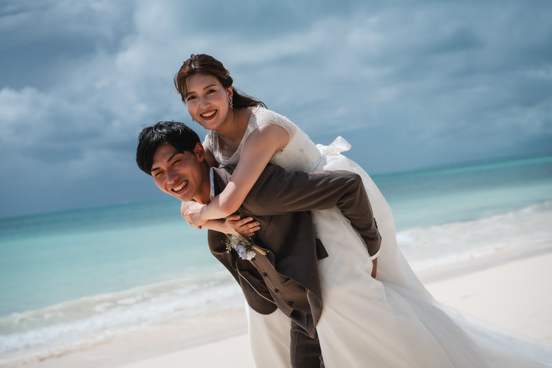 ☆ムービー付☆【青空ビーチ &ナチュラルフォト】《ドローン撮影付!》ブーケ&衣裳チェンジも可能!