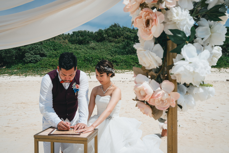 9月~11月限定【感動のビーチウエディングフォト】《ドローン写真&動画付》ドレス・ヘアメイク・ブーケ全てコミ!<贅沢90分撮影>