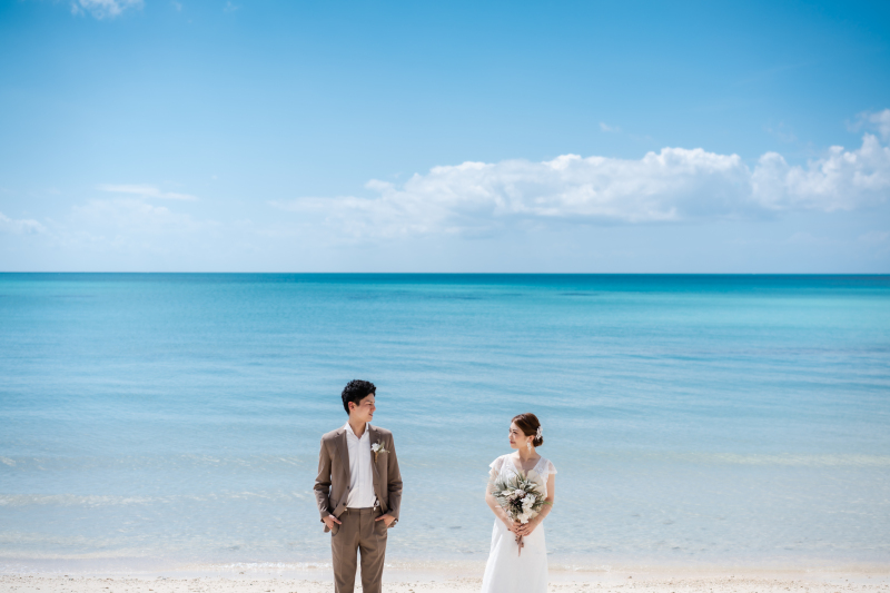 ☆アルバム付☆【青空ビーチ &ナチュラルフォト】《ドローン写真&動画付!》ブーケ&衣裳チェンジも可能!