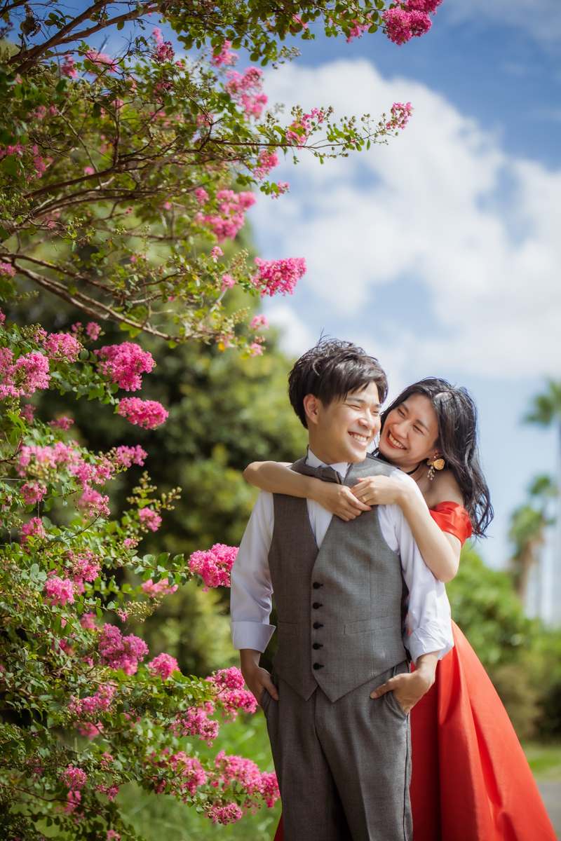 愛に包まれたカラフルな日差しの下で