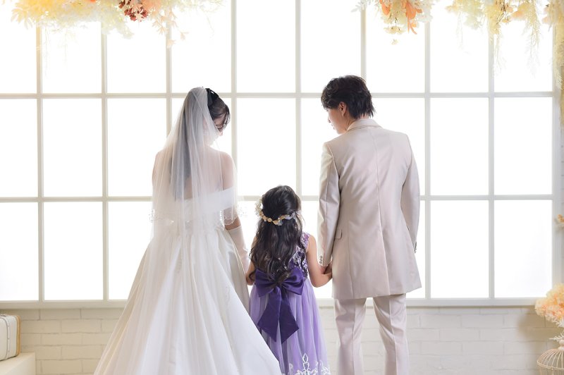 家族の始まり ― 光の中で