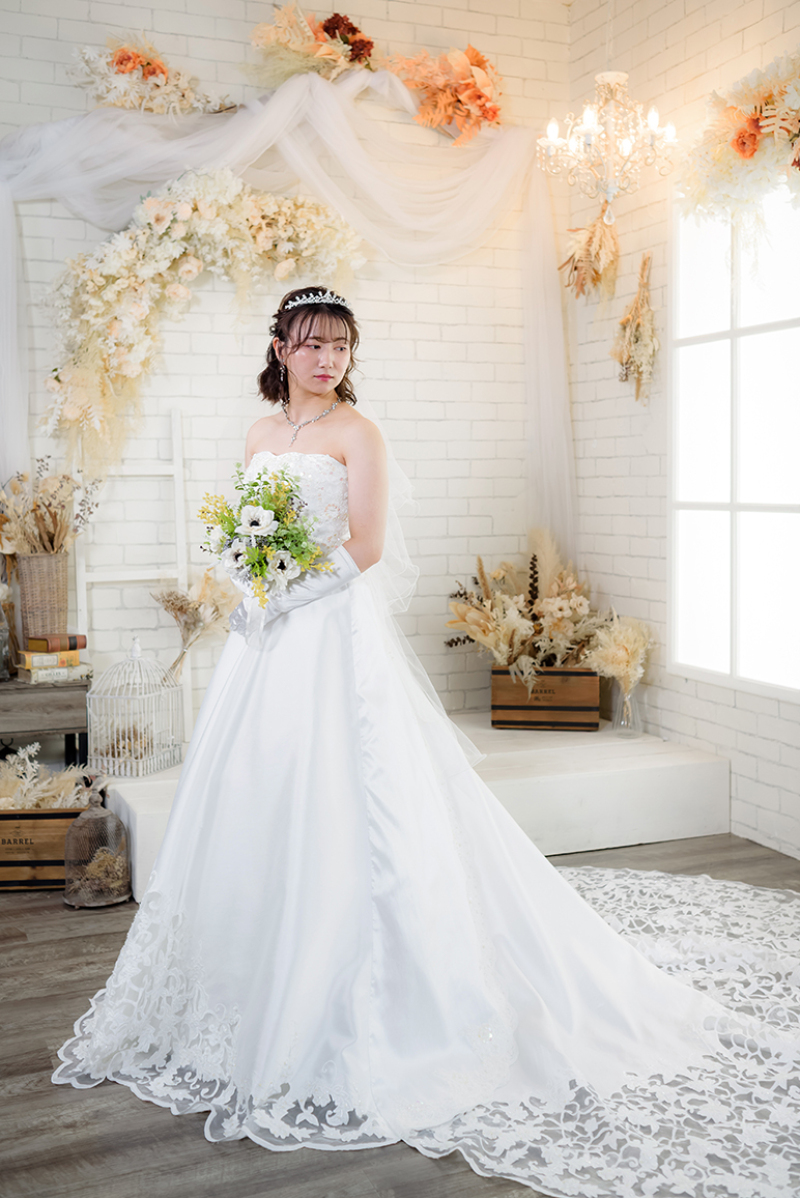 白ドレスが輝く清らかな瞬間