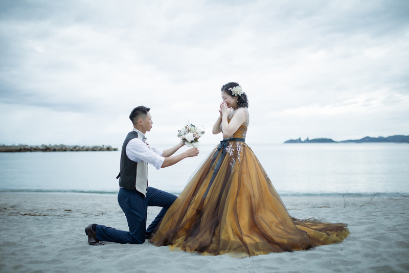 浜辺でのプロポーズ