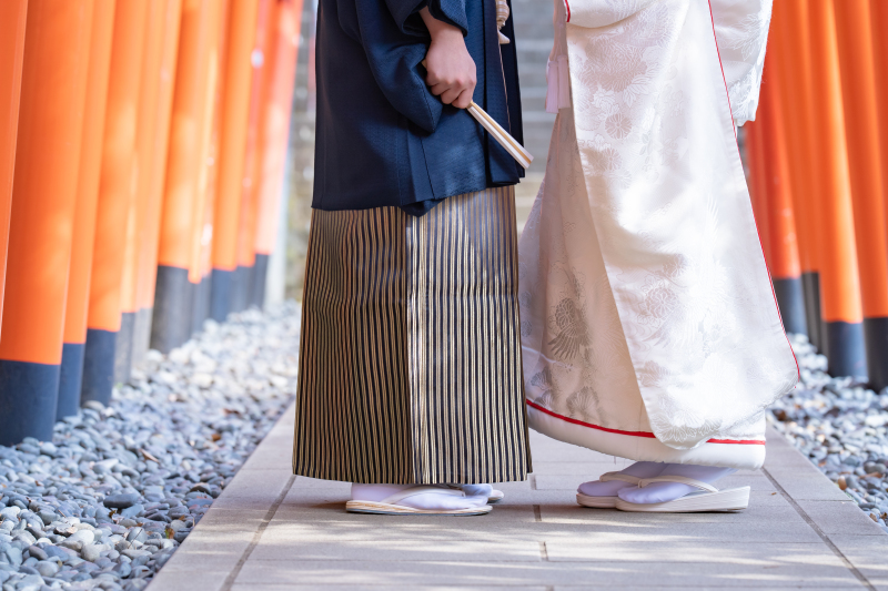 並んだ足元に