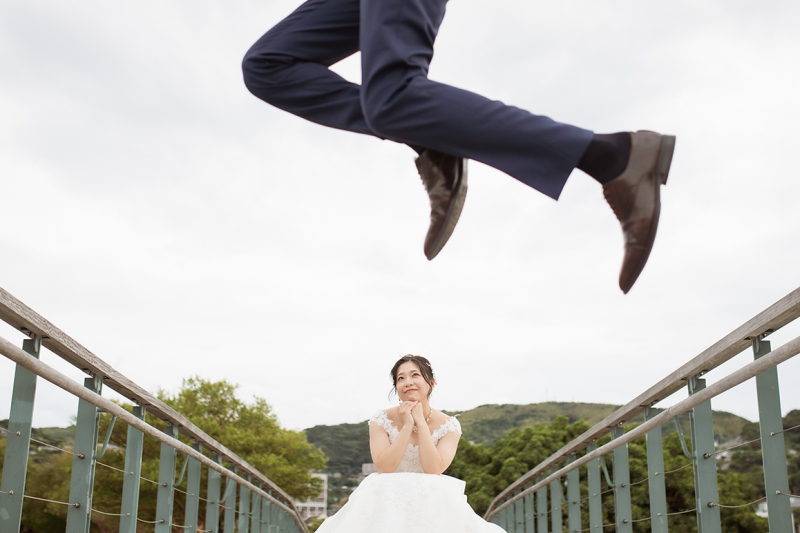 ジャンプする愛の躍動感