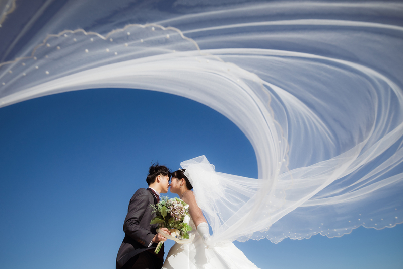 青空に舞う愛のヴェール