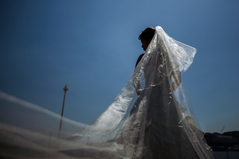 光をまとう、神秘的な花嫁。