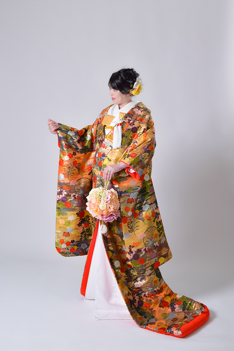 華やかに纏う、祝福の色