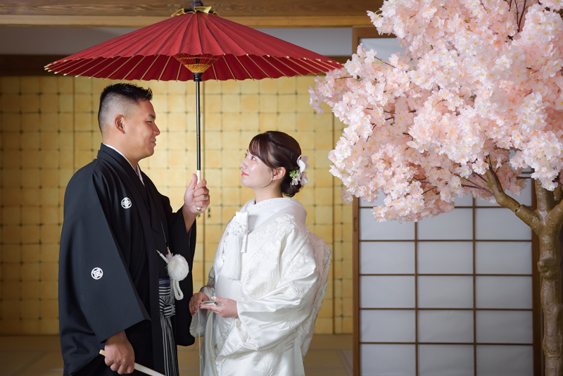 和傘の下で紡ぐ、夫婦の誓い