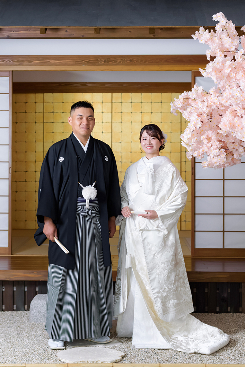 伝統の白、ふたりの未来