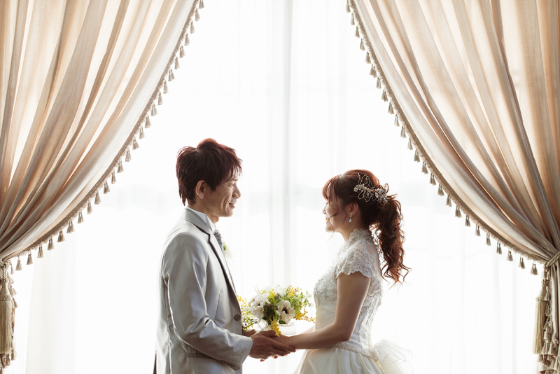 カーテン越しの誓い