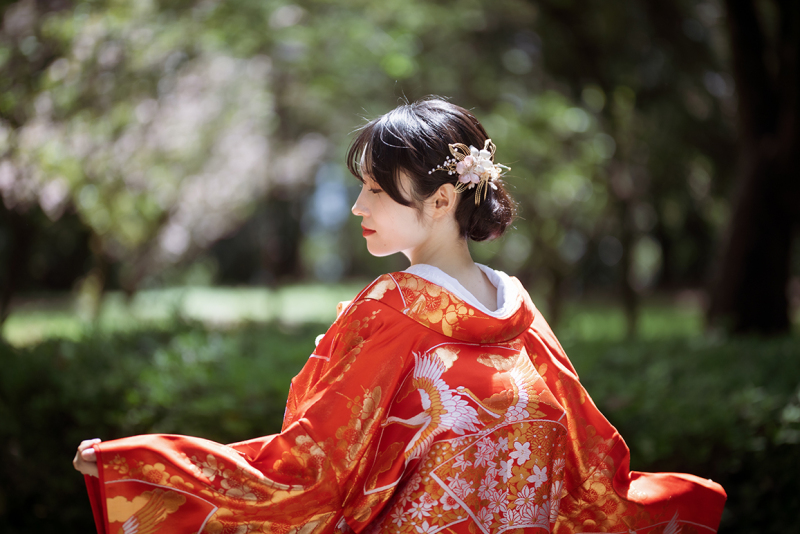 春光に映える朱の彩り