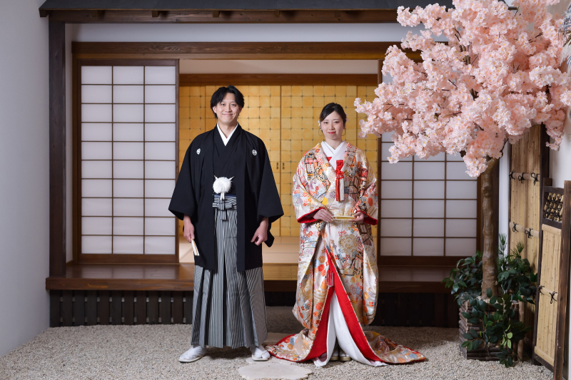 桜に包まれて残す、王道の和装フォト