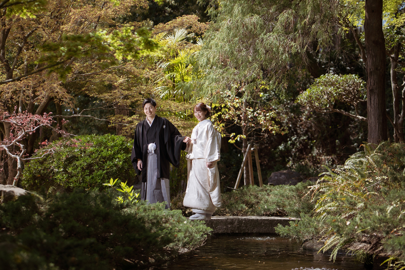 手を取り合って歩む道