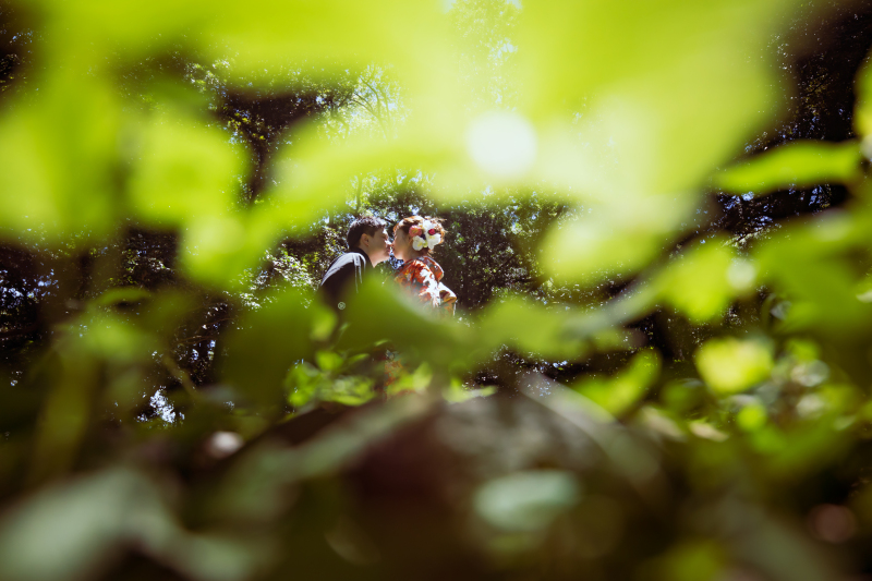 木々の隙間に、ふたりだけの時間