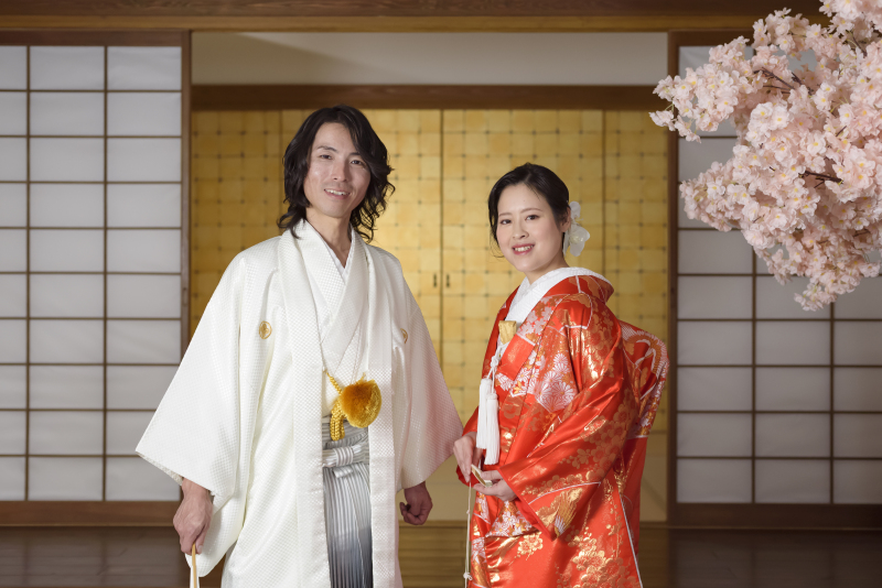 赤の色打掛で華やかに