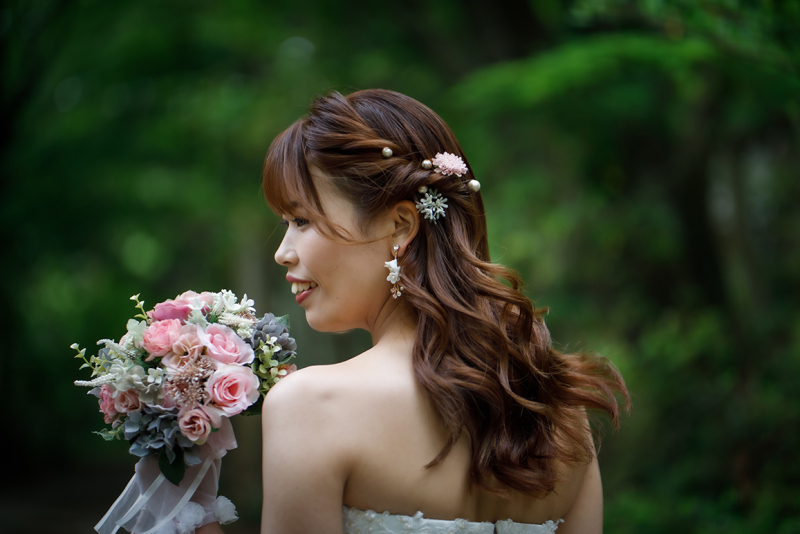 花嫁の後ろ姿にきゅん