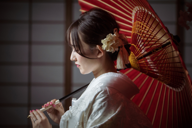 しとやかな横顔の美しさ