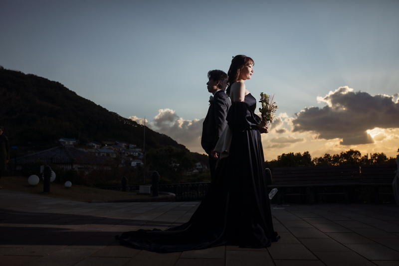 日が沈む頃、誓いを