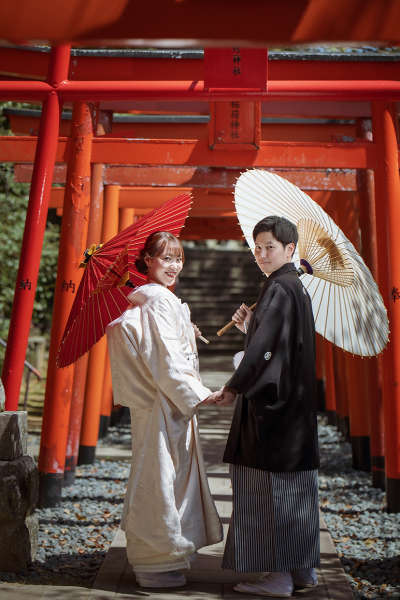 朱の鳥居の中で