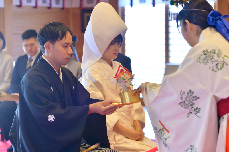 厳かに交わす、神前の誓い