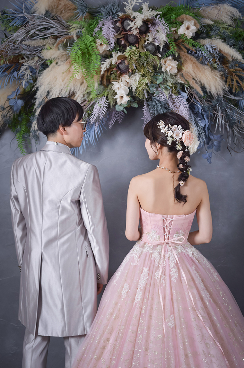 未来を見つめて、背中で語る二人