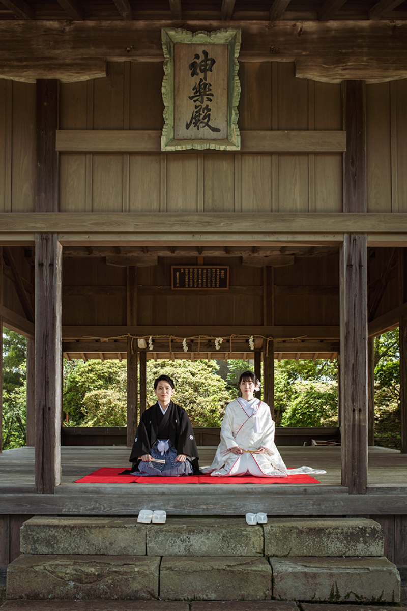 まずは亀岡神社から