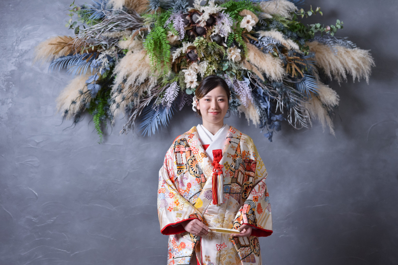 華やかに、凛と。和装美が映える一枚