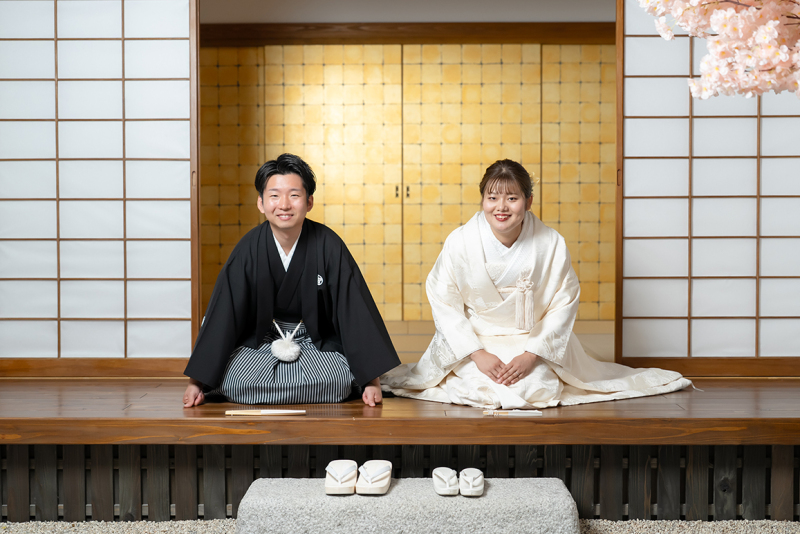 伝統の中に、ふたりの笑顔