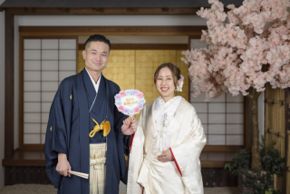 ふたりらしさを詰め込んだ、笑顔あふれるスタジオフォトウェディング