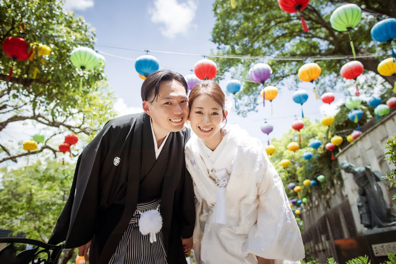 色とりどりの空の下で