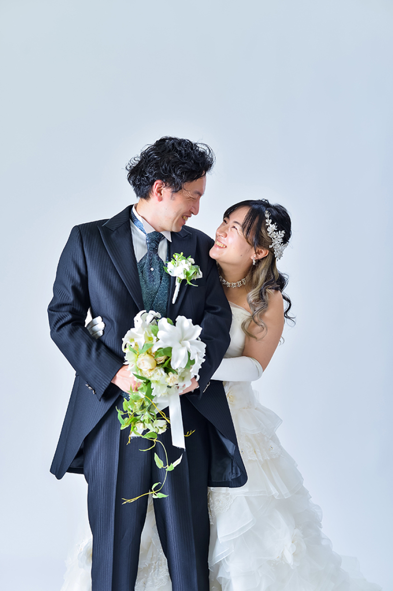 【衣装2着無料】ドレス2点ベーシックスタジオプラン/衣装・着付ヘアメイク・髪飾りアクセサリー・台紙付き・レタッチ込み