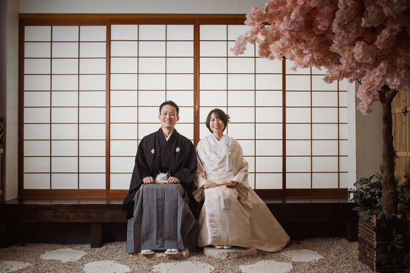 【白無垢・色打掛】和装２着　屋内庭園 – スタジオプラン　/　和装2点・着付ヘアメイク・髪飾りアクセサリー・台紙・レタッチ込み