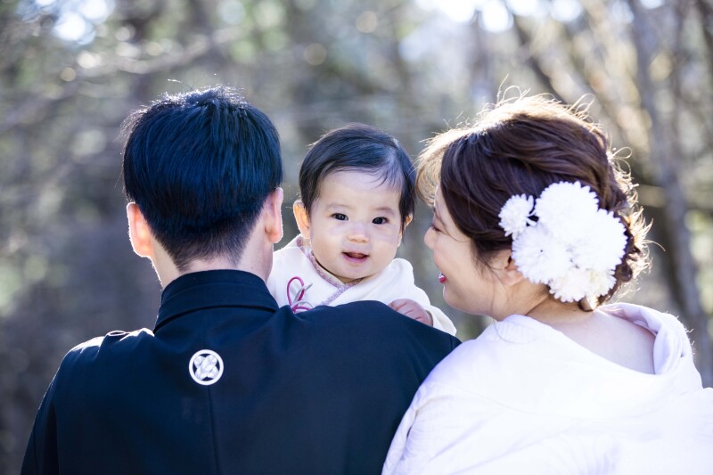 パパに抱っこされて