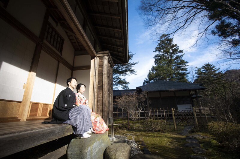 御用邸内の研修室縁側でのお写真