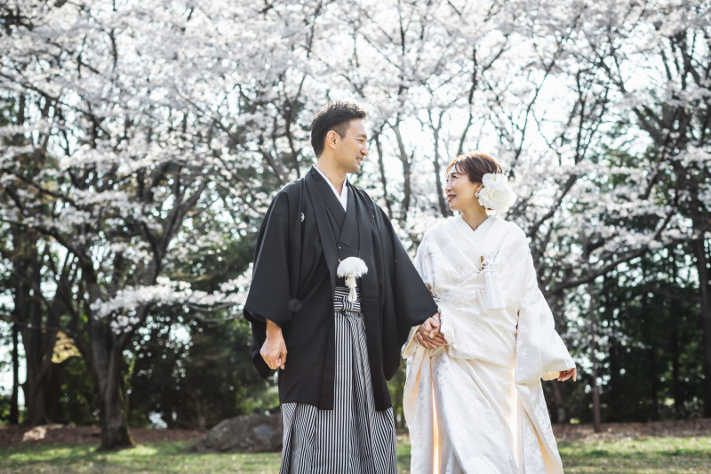 桜の木の下で…