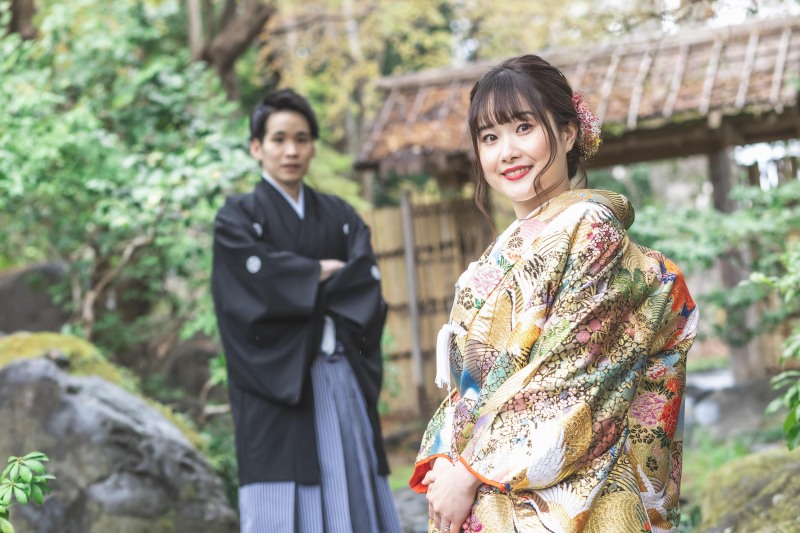 煌びやかな打掛へお召替えです