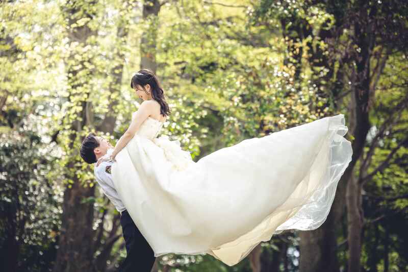 洋装１着プラン♡お好きなドレスが選べます　新緑の中で撮影