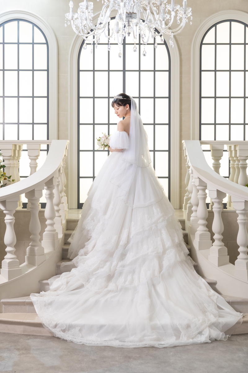 チャペルで新婦様ソロショット