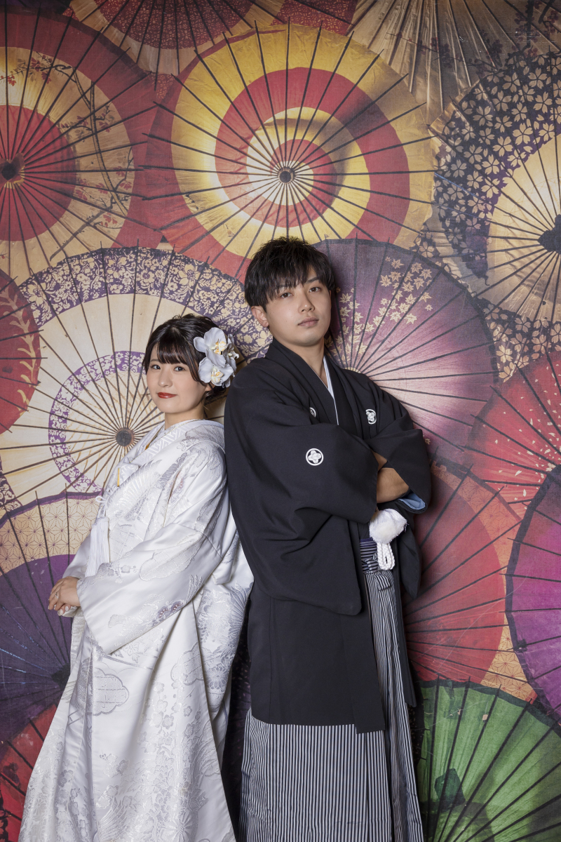 和傘の背景でクールに!