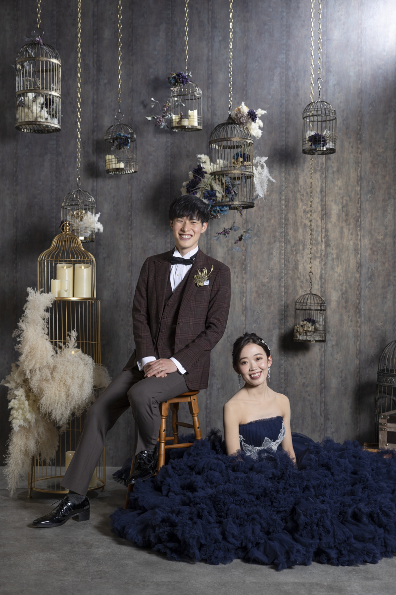 鳥籠に囲まれて