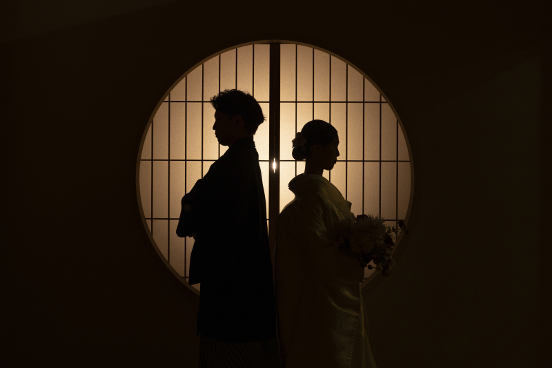 シルエットでドラマチックに