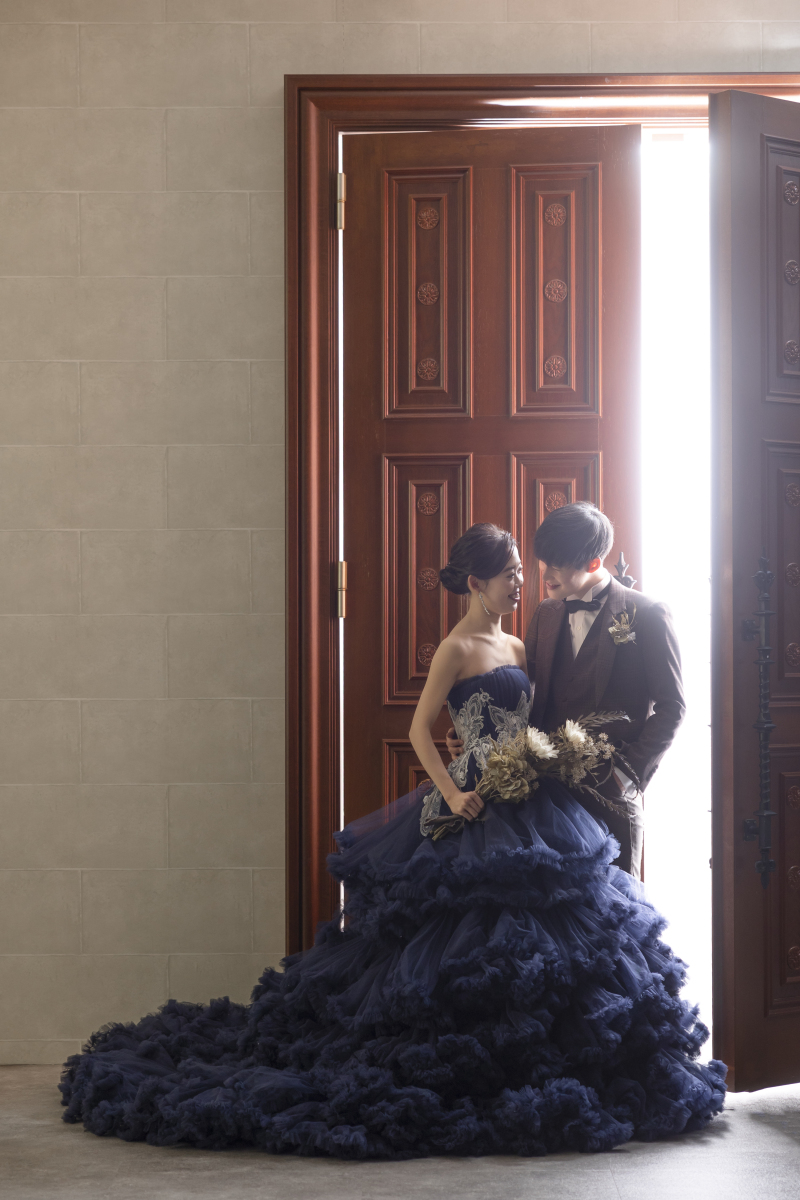 目線を外しておしゃれな一枚に。